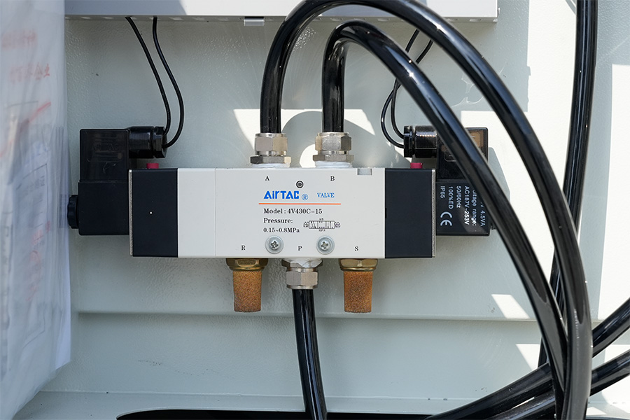 PSA-Stickstoffgenerator in Kastenbauweise mit Fahrgestell